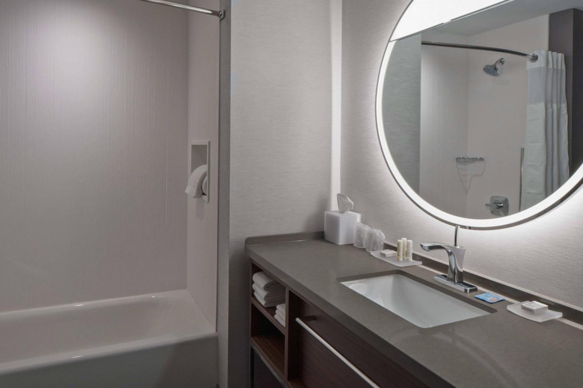 Courtyard By Marriott Jefferson 3*