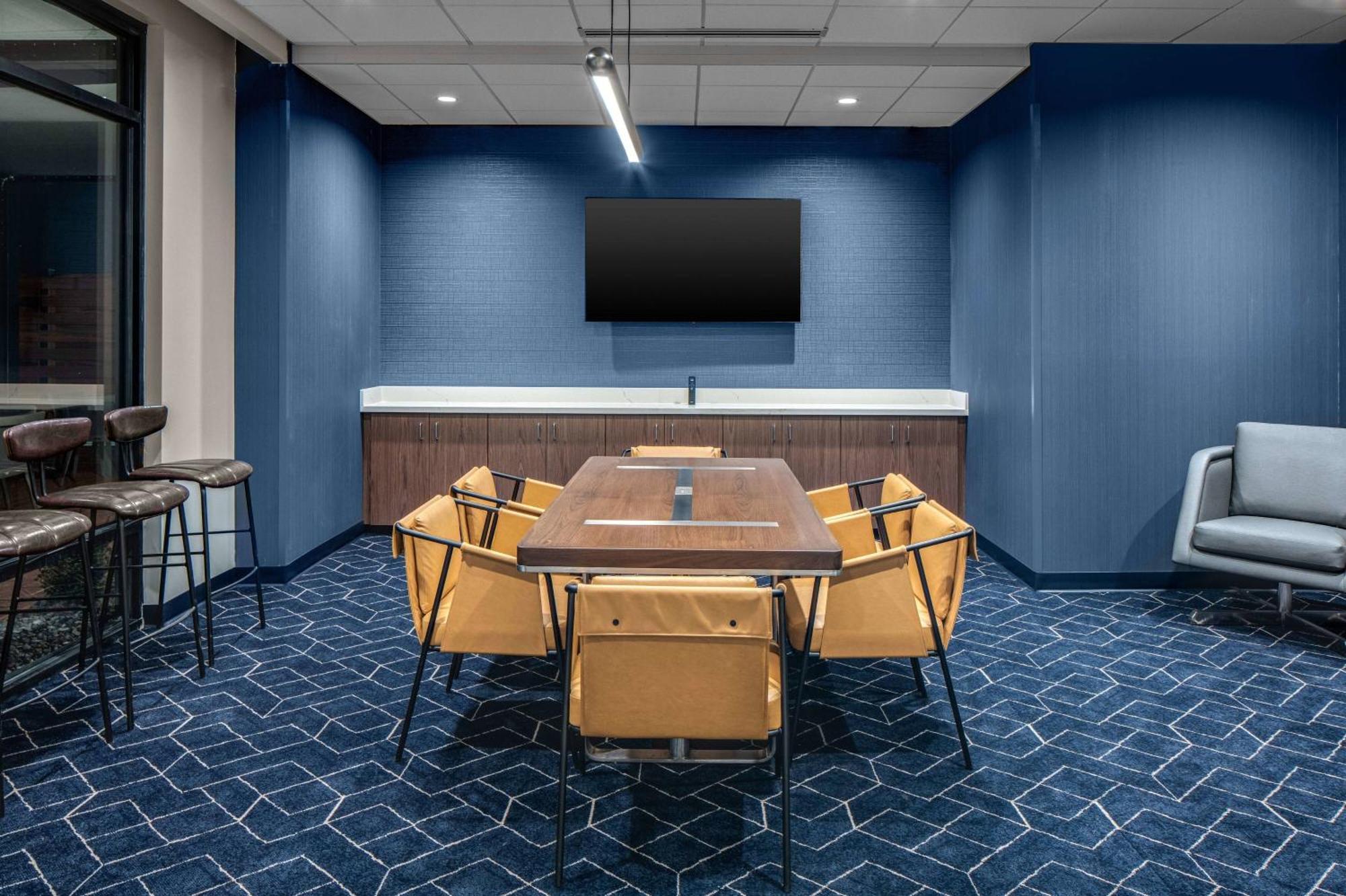 Courtyard By Marriott Jefferson Hotel 3*