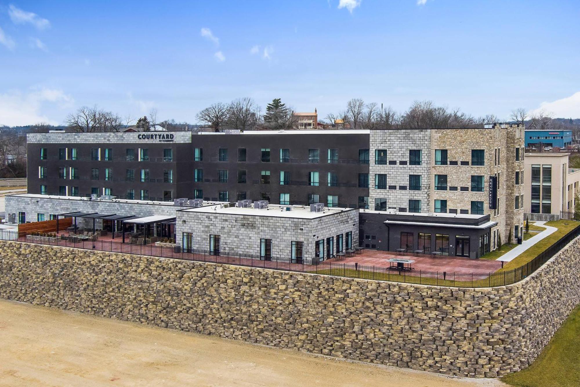 Courtyard By Marriott Jefferson